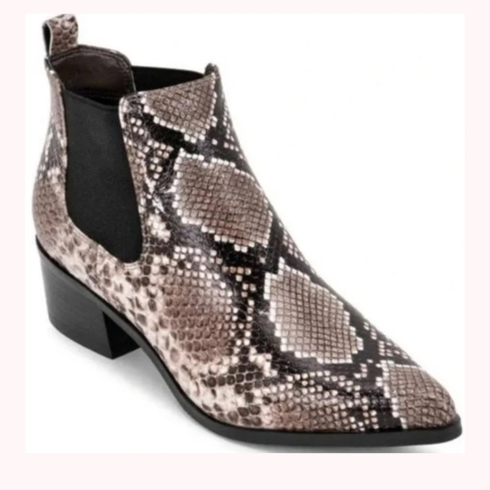 NWOT Blondo Emelia Waterproof Chelsea
Snakeskin Boots Size 9.5